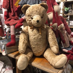 Rigtig gammel smuk bamse med træuld på 60 cm Rigtig gammel smuk bamse med træuld på 60 cm