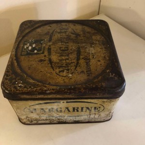 Margarine dåse med slid og patina - Bona Margarine fra Sønderbord Margarine dåse med slid og patina - Bona Margarine fra Sønderbord