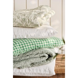 Quilt hvide og støvgrønne mælkedrengestriber