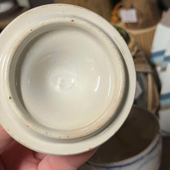 Antik Musselmalet låg skål med løvehoveder - smukt patineret og klinket fra Villeroy & Boch Dresden Antik Musselmalet låg skål med løvehoveder - smukt patineret og klinket fra Villeroy & Boch Dresden