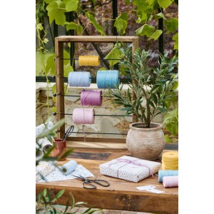 Display til bånd, snor o.l. med 5 stænger