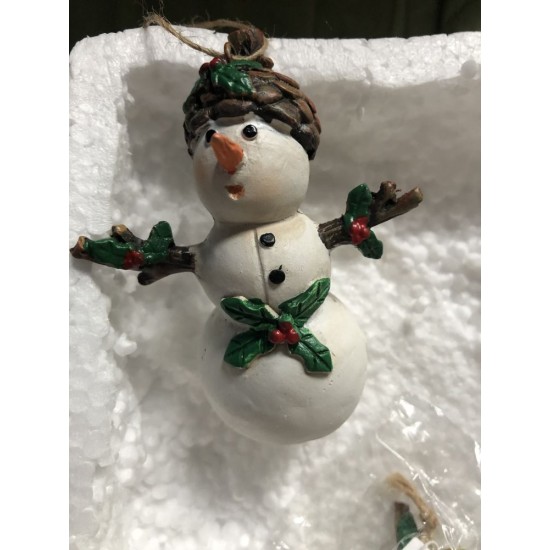 Julekugle Snemand med Kristtjørn 9 cm