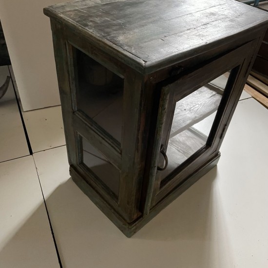 Lille skab med glassider H62cm 2.sort Lille skab med glassider H62cm 2.sort