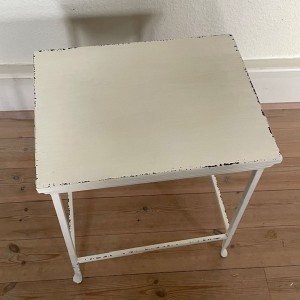 Sidebord i Antique Creme H47cm Sidebord i Antique Creme H47cm
