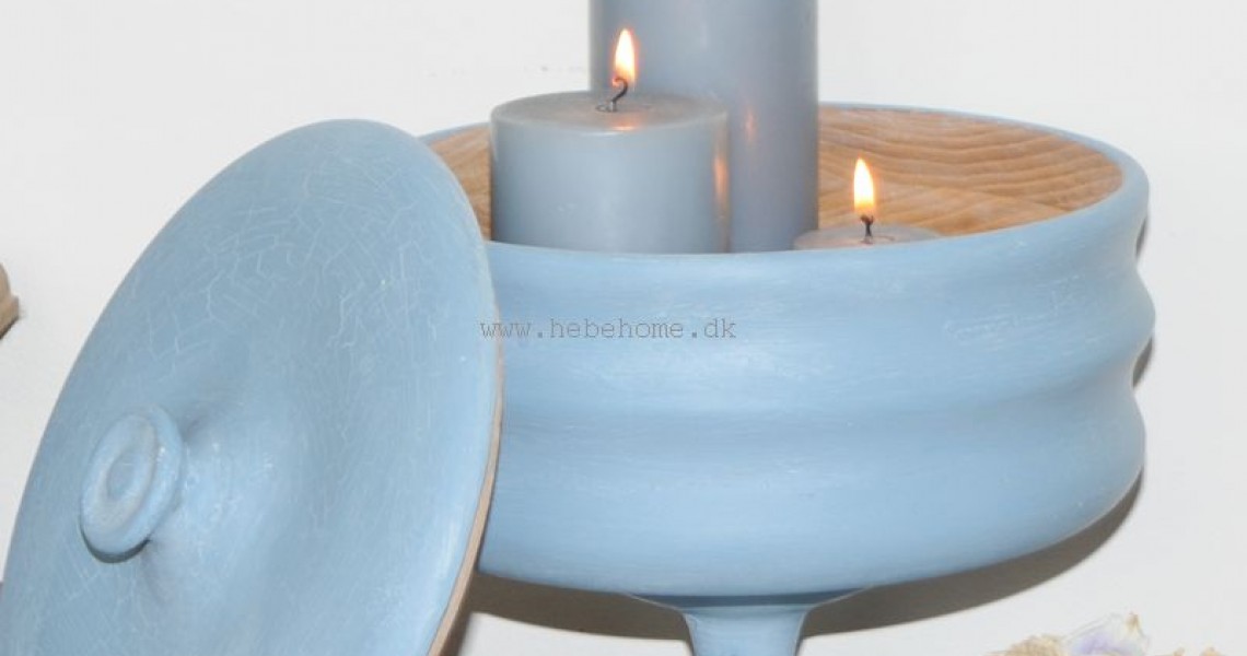 Opsats med kalkmalingen Dusty blue