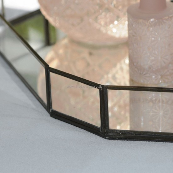 Glas fad med spejl i bund Glas fad med spejl i bund
