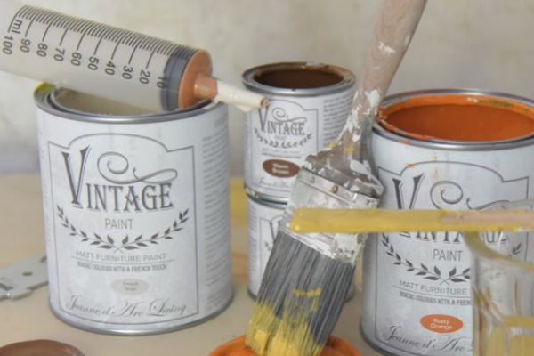 Køb Kalkmaling fra Vintage Paint og Dixie Belle her - lagerførende i alle farver - gratis levering - bedste priser