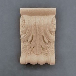 Træ ornament Søjle 7x4.5cm Bøjelig træudskæring fra Woodwill