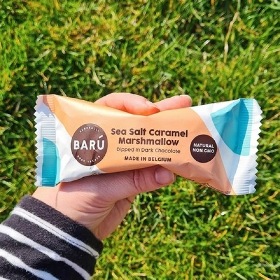 Mørk chokoladebar med vanilije skumfidus og den lækreste salt karamel 30g fra BARU Mørk chokoladebar med vanilije skumfidus og den lækreste salt karamel 30g fra BARU