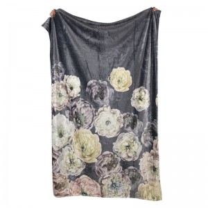 Super Soft Plaid med blomster 130x180cm Super Soft Plaid med blomster 130x180cm