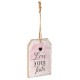 Skilt Love never fails Skilt Love never fails