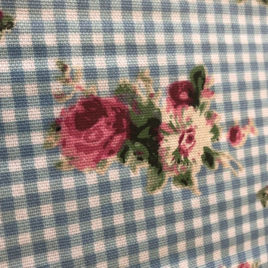 Borddug 90x90cm Blå-hvid tern med blomster Falby Borddug 90x90cm Blå-hvid tern med blomster Falby