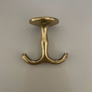 Knage til under hylder eller borde guld H55mm Knage til under hylder eller borde guld H55mm