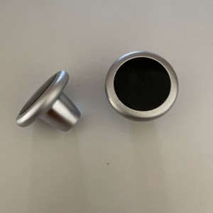 Greb sølv sort metal Ø39mm