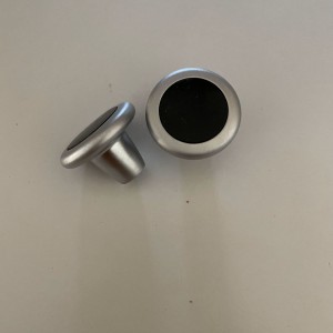 Greb sølv sort metal Ø33mm