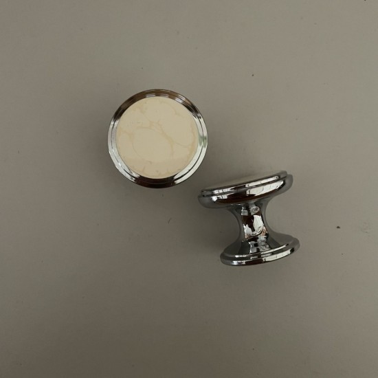 Greb Rund Sølvfarvet med hvid front Ø30mm Greb Rund Sølvfarvet med hvid front Ø30mm