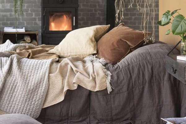 Køb de lækreste tekstiler til hjemmet her - quilte, puder, dørmåtter mm