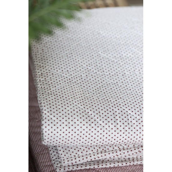 Quilt hvid med røde prikker Quilt hvid med røde prikker