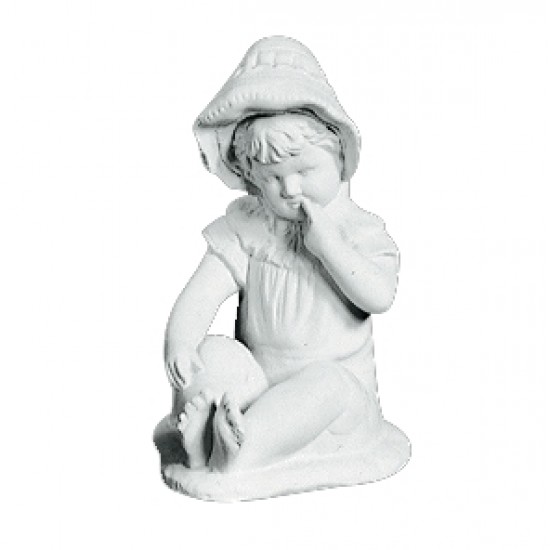 Pige med hat 31 cm - Frostsikker havefigur i marmor