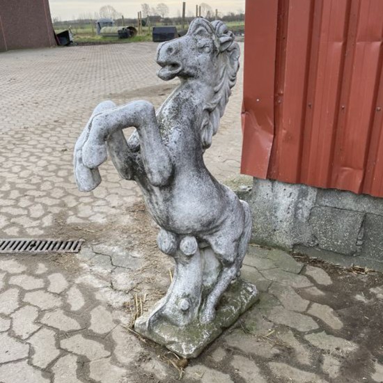 Stejlende Hest i marmor 82 cm