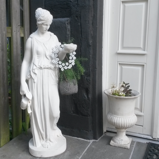 Ungdommens gudinde Hebe 100 cm - Havestatue i marmor