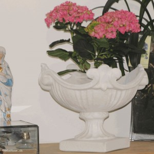 Champagne Blomsterkrukke 35 cm - Frostsikker havekrukke i marmor Champagne Blomsterkrukke 35 cm - Frostsikker havekrukke i marmor