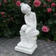 Pige på sten 34 cm - Frostsikker havefigur i marmor