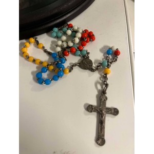 Ældre Bedekæde med perler i forskellige farver Ældre Bedekæde med perler i forskellige farver