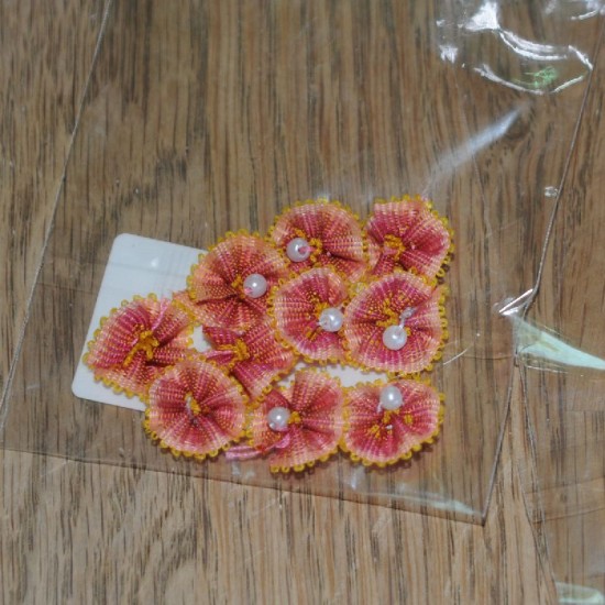 pose med små Blomster bordeau pose med små Blomster bordeau