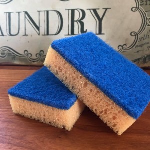 Svamp med skureside til grundig rengøring Svamp med skureside til grundig rengøring