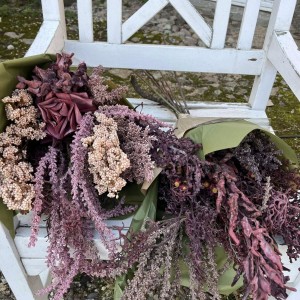 Buket med kunstige blomster rosa toner Buket med kunstige blomster rosa toner