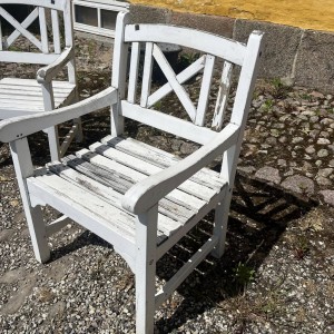 Havestol i træ slidte