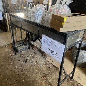 Glas montre - display med glaslåg Industriel stil