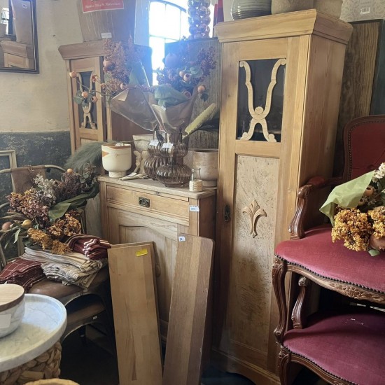 Tårnbuffet i fyrretræ - gammel og flot