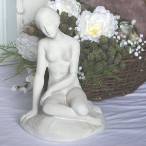 Nøgen Smuk kvinde 26 cm - Frostsikker havefigur i marmor Nøgen Smuk kvinde 26 cm - Frostsikker havefigur i marmor