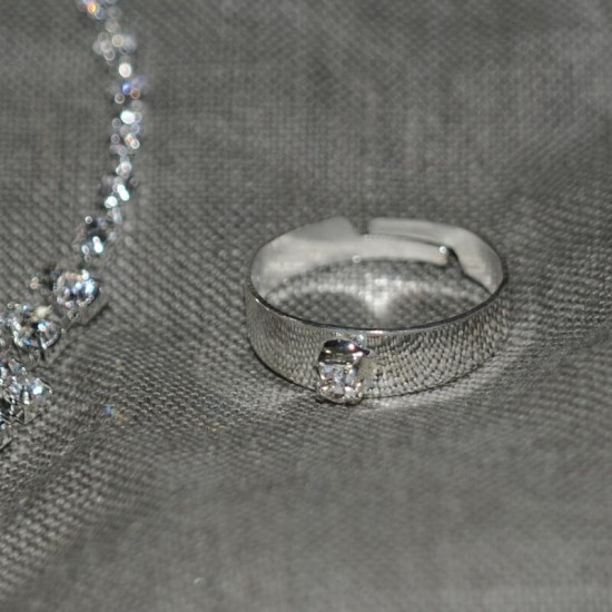 Imponerende smykkesæt med ring, halskæde og øreringe