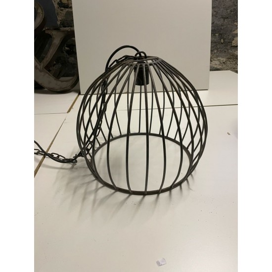 Globe pendel lampe i jerntråd H32cm